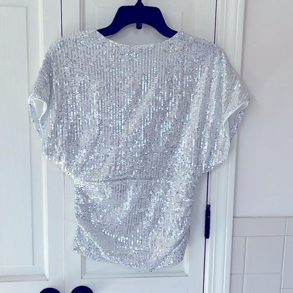 Silver sequins top - Picture 2 of 6